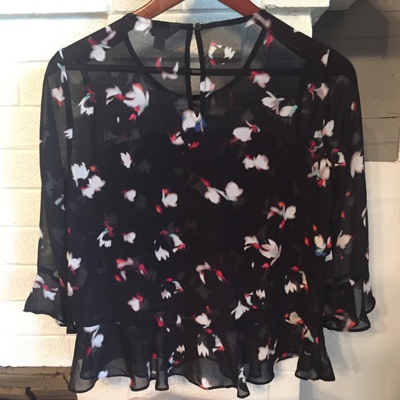 Belle & Sky Ruffle Top - Picture 3 of 4